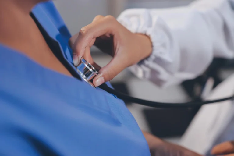 alimentacao saudavel e seus impactos na qualidade de vida medico preparando procedimento cuidados co